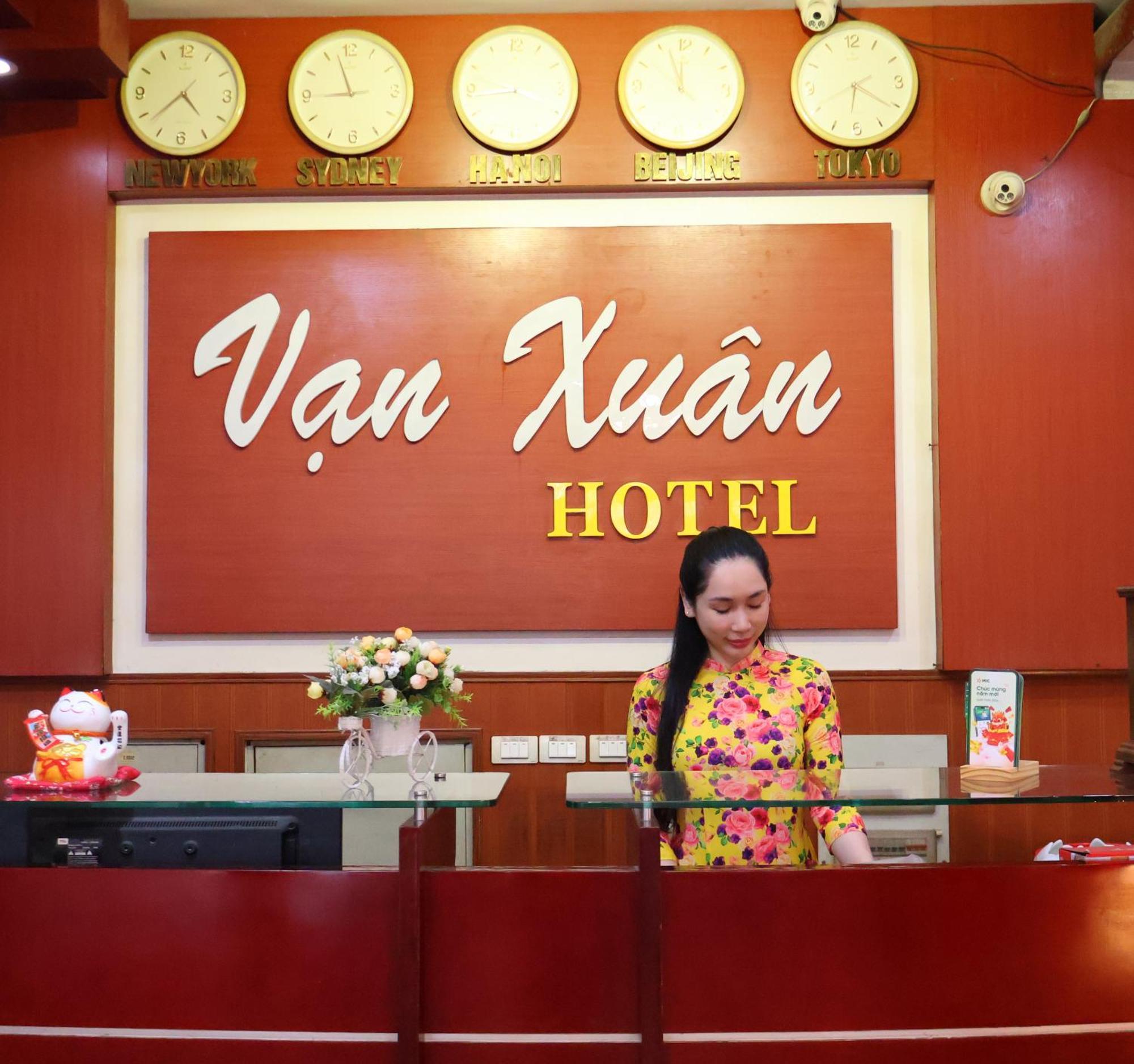 Van Xuan Hotel Hanoi Exteriör bild